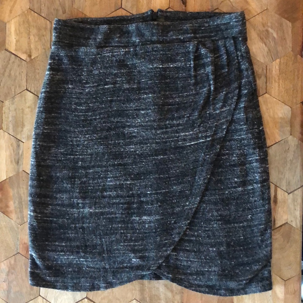 Super soft heather grey tulip skirt, size small